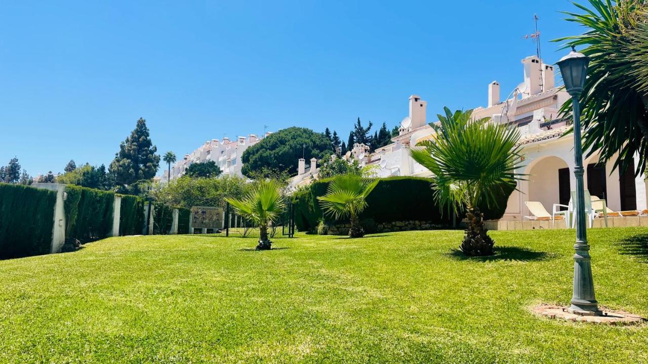 Modern Garden Apartment With A Fantastic Sea View And A Private Garden Sitio de Calahonda Εξωτερικό φωτογραφία