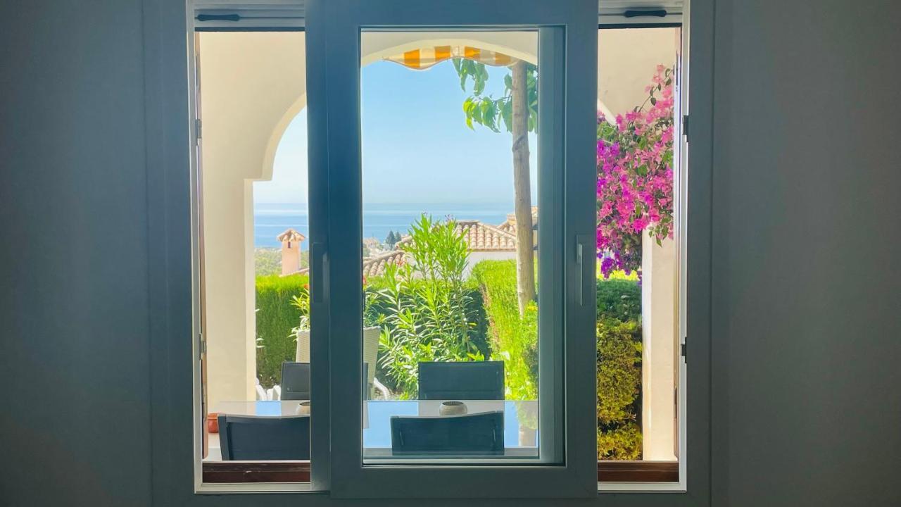 Modern Garden Apartment With A Fantastic Sea View And A Private Garden Sitio de Calahonda Εξωτερικό φωτογραφία