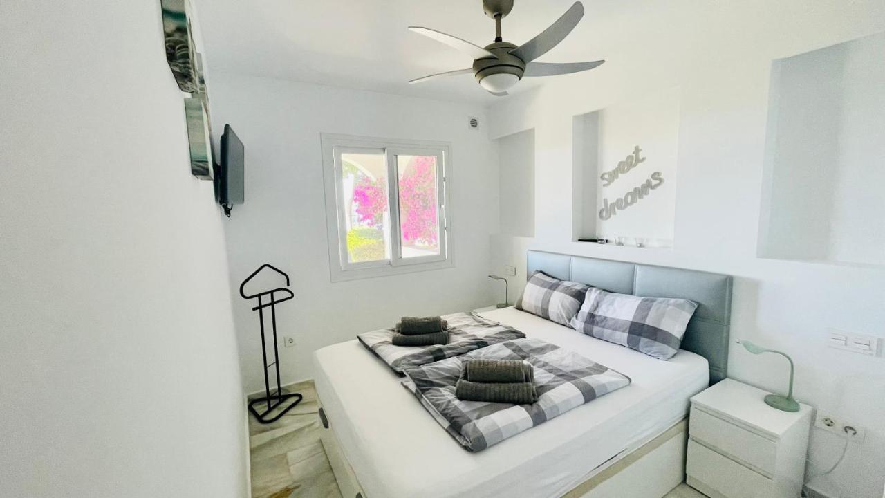 Modern Garden Apartment With A Fantastic Sea View And A Private Garden Sitio de Calahonda Εξωτερικό φωτογραφία