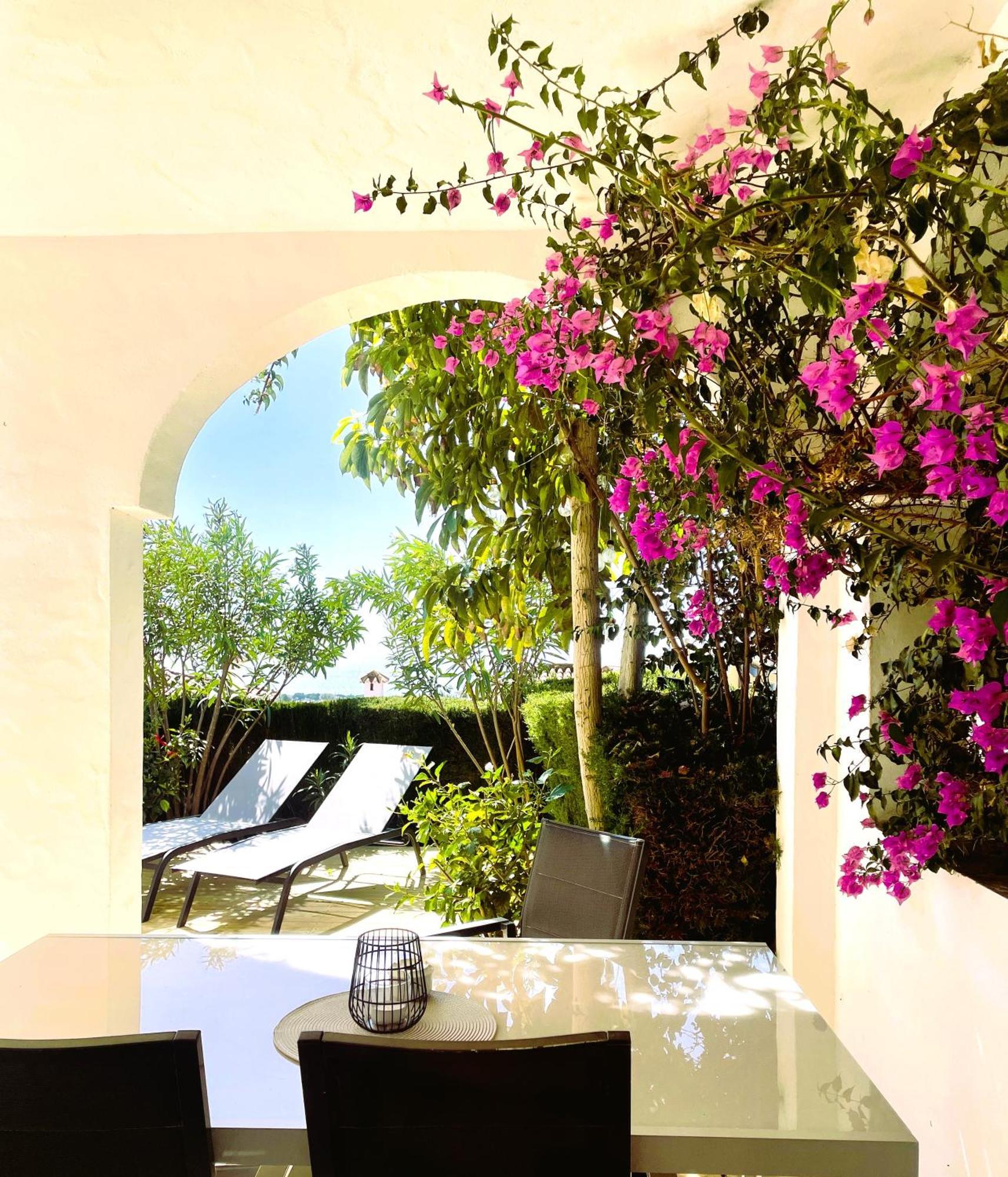 Modern Garden Apartment With A Fantastic Sea View And A Private Garden Sitio de Calahonda Εξωτερικό φωτογραφία